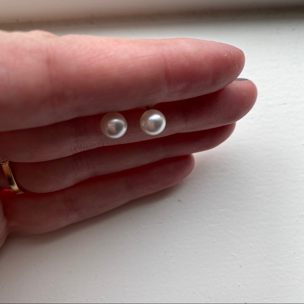 ⚪️Classic small pearl stud earrings - Picture 5 of 6